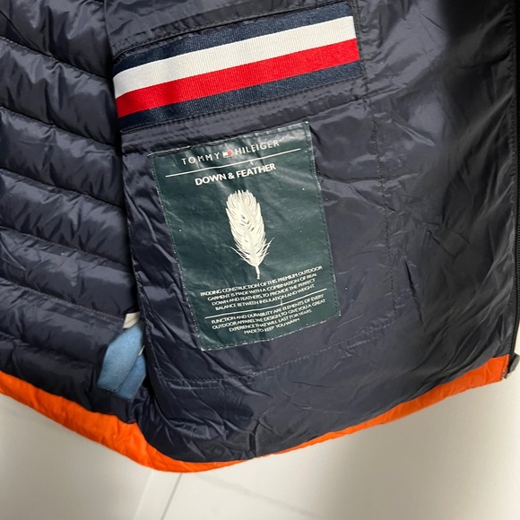 Tommy Hilfiger, Orange Colour, Large. Polyester 100% - Picture 7 of 7